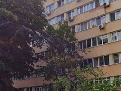 1 Decembrie garsoniera decomandata 31 mp bloc anvelopat la 8 min. de metrou